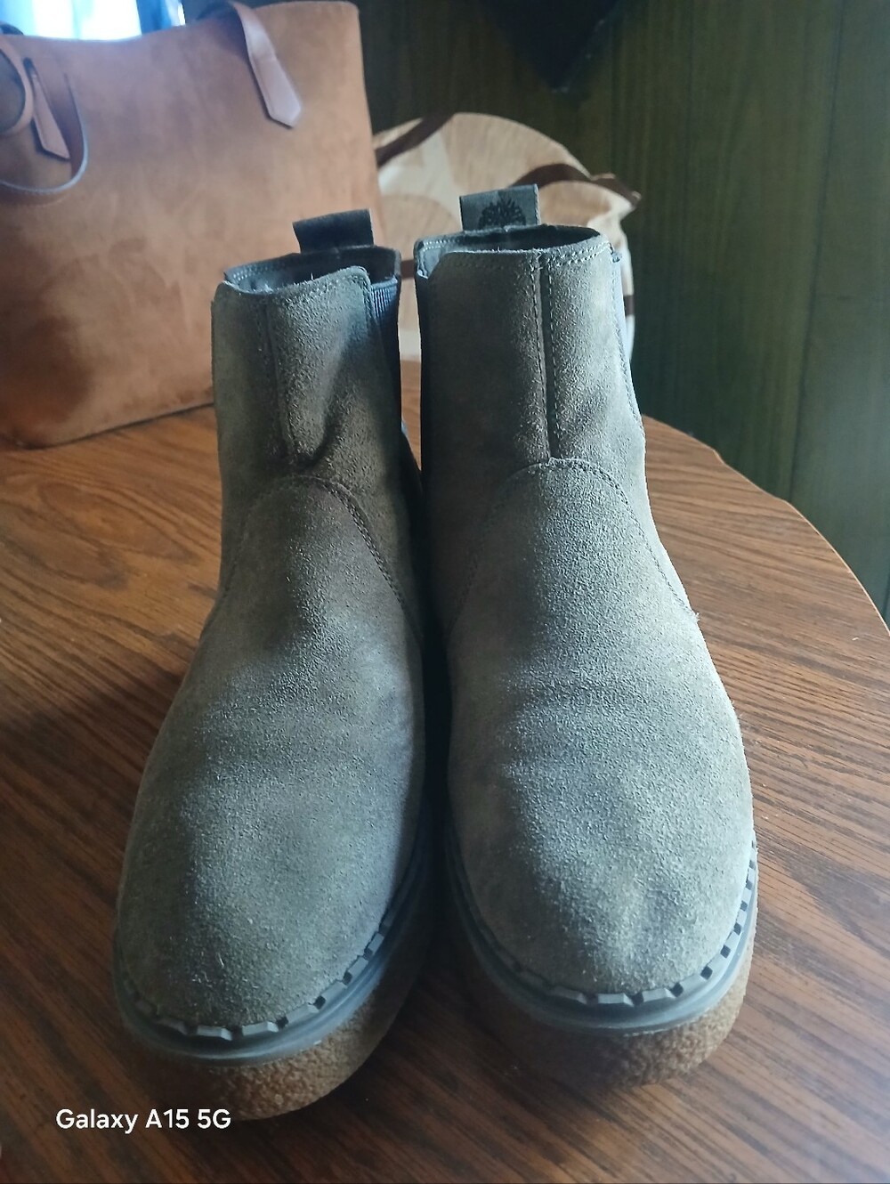 Timberland Wonen's Olive Green Suede Chukka Boots